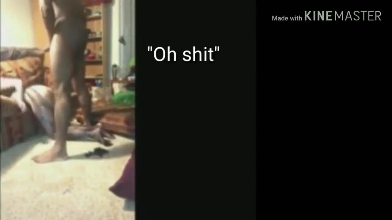 Шлюха в чулках ебется с негром за деньги