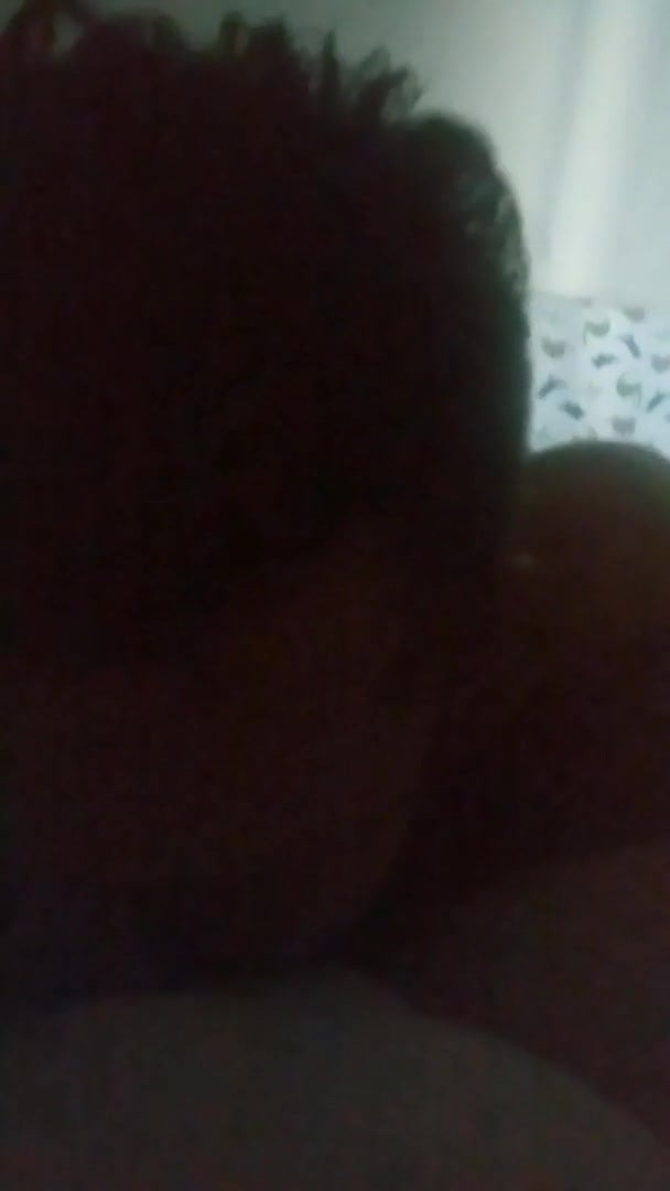 Мужик вылизал пизду своей соседке за деньги 