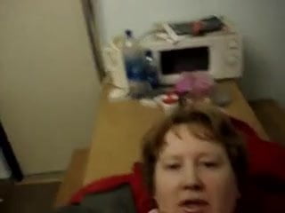 Частное видео как в офисе трахают уборщину. С разговорами как Стас уламывает уборщицу на секс